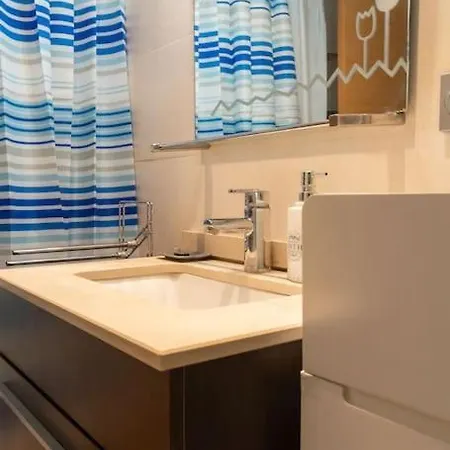 Apartamento En Con Piscina, Centrico, Playa