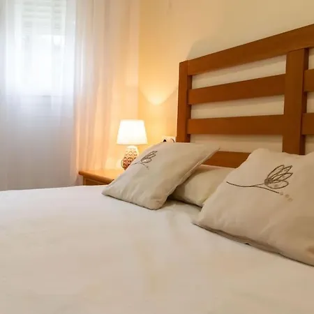 Apartamento En Con Piscina, Centrico, Playa *